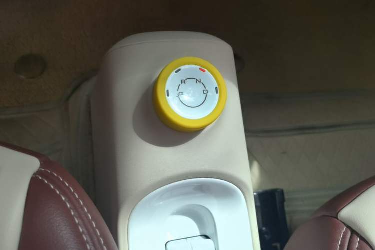 Used Wuling Hongguang MINIEV 2024 3rd Generation 215km Youth Edition Gear Lever