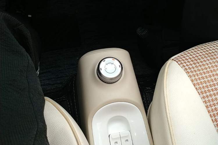 Used Wuling Hongguang MINIEV 2024 3rd Generation 215km Youth Edition Gear Lever
