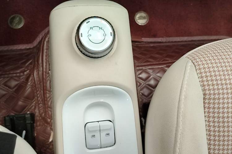 Used Wuling Hongguang MINIEV 2024 3rd Generation 215km Youth Edition Gear Lever