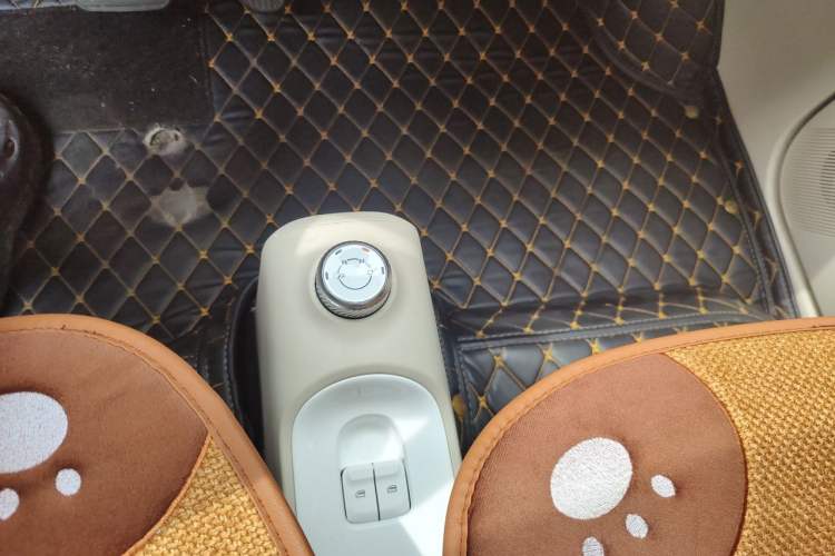 Used Wuling Hongguang MINIEV 2024 3rd Generation 215km Youth Edition Gear Lever