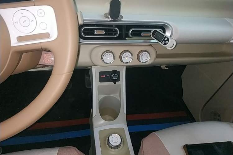 Used Wuling Hongguang MINIEV 2024 3rd Generation 215km Youth Edition Gear Lever