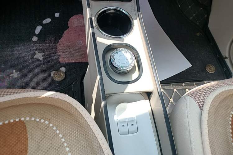 Used Wuling Hongguang MINIEV 2024 3rd Generation 215km Youth Edition Gear Lever