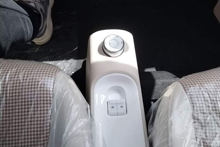Used Wuling Hongguang MINIEV 2024 3rd Generation 215km Youth Edition Gear Lever