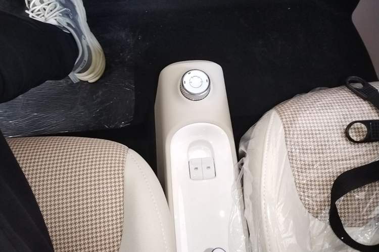 Used Wuling Hongguang MINIEV 2024 3rd Generation 215km Youth Edition Gear Lever