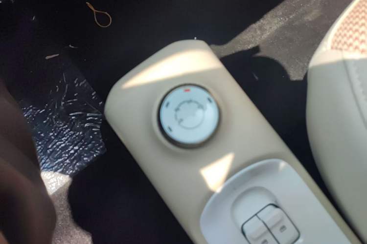 Used Wuling Hongguang MINIEV 2024 3rd Generation 215km Youth Edition Gear Lever