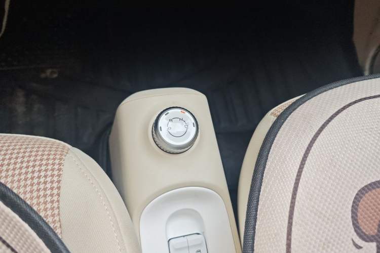 Used Wuling Hongguang MINIEV 2024 3rd Generation 215km Youth Edition Gear Lever