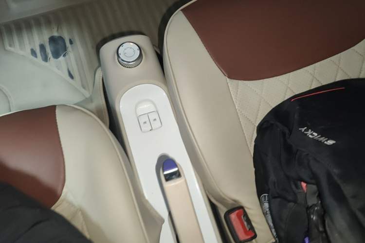Used Wuling Hongguang MINIEV 2024 3rd Generation 215km Youth Edition Gear Lever