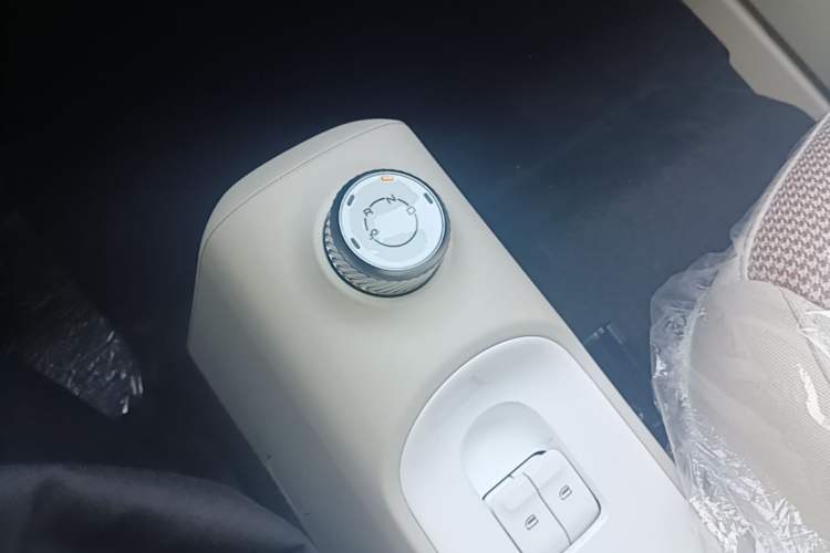 Used Wuling Hongguang MINIEV 2024 3rd Generation 215km Youth Edition Gear Lever