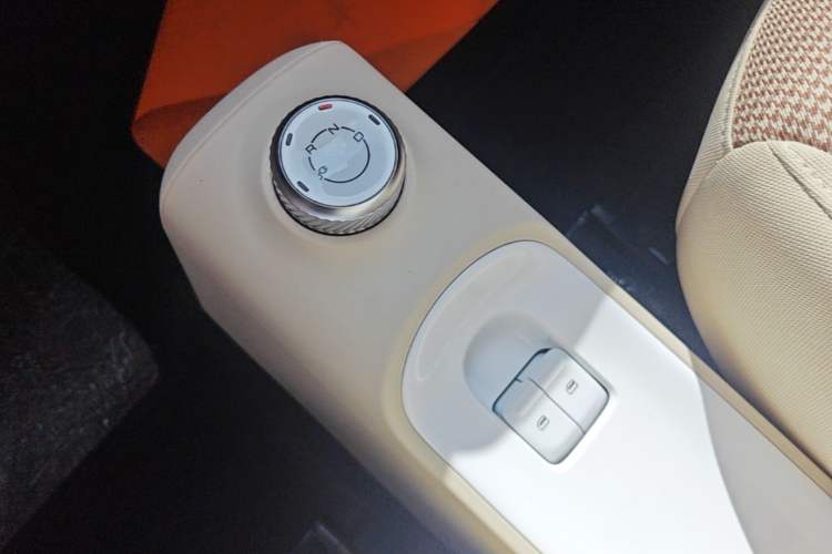 Used Wuling Hongguang MINIEV 2024 3rd Generation 215km Youth Edition Gear Lever