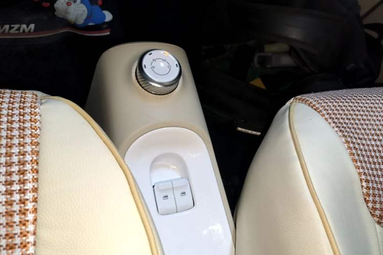 Used Wuling Hongguang MINIEV 2024 3rd Generation 215km Youth Edition Gear Lever