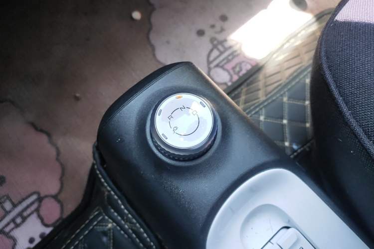 Used Wuling Hongguang MINIEV 2024 3rd Generation 215km Youth Edition Gear Lever
