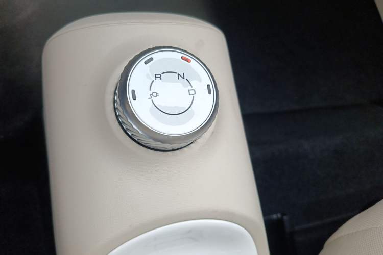 Used Wuling Hongguang MINIEV 2024 3rd Generation 215km Youth Edition Gear Lever