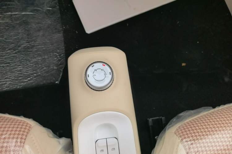 Used Wuling Hongguang MINIEV 2024 3rd Generation 215km Youth Edition Gear Lever