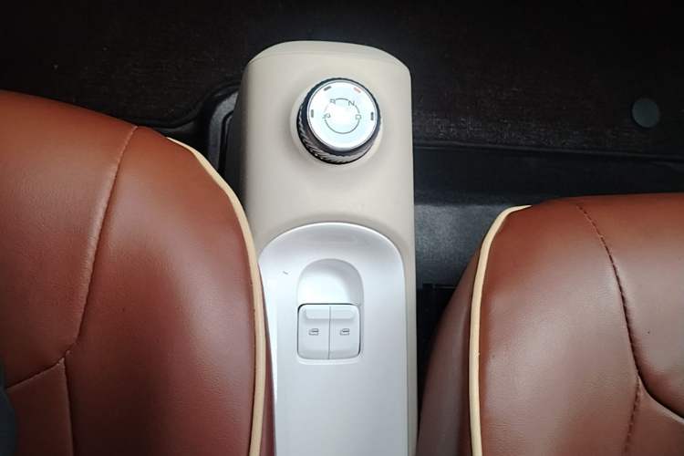 Used Wuling Hongguang MINIEV 2024 3rd Generation 215km Advanced Version Gear Lever