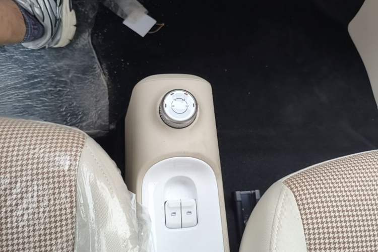 Used Wuling Hongguang MINIEV 2024 3rd Generation 215km Youth Edition Gear Lever