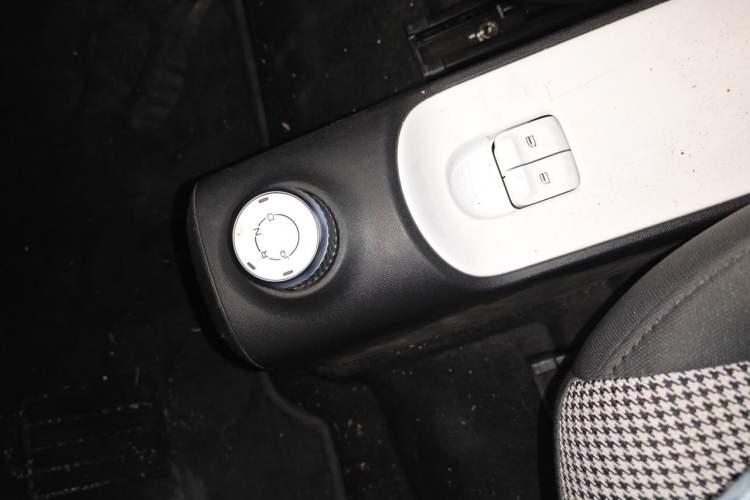 Used Wuling Hongguang MINIEV 2024 3rd Generation 215km Advanced Version Gear Lever