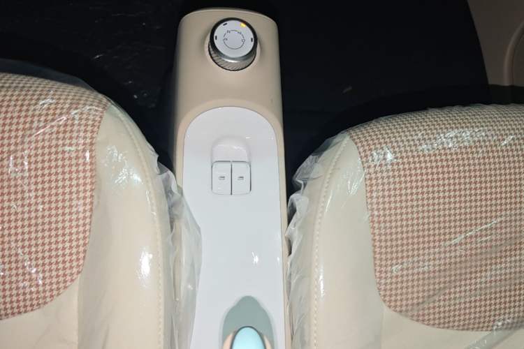 Used Wuling Hongguang MINIEV 2024 3rd Generation 215km Youth Edition Gear Lever