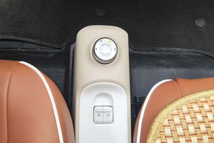 Used Wuling Hongguang MINIEV 2024 3rd Generation 215km Youth Edition Gear Lever