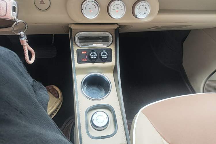 Used Wuling Hongguang MINIEV 2024 3rd Generation 215km Youth Edition Gear Lever