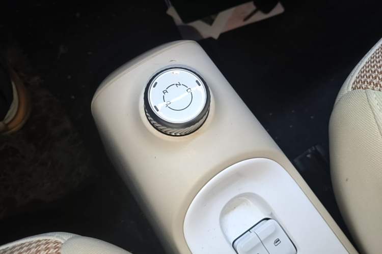 Used Wuling Hongguang MINIEV 2024 3rd Generation 215km Youth Edition Gear Lever