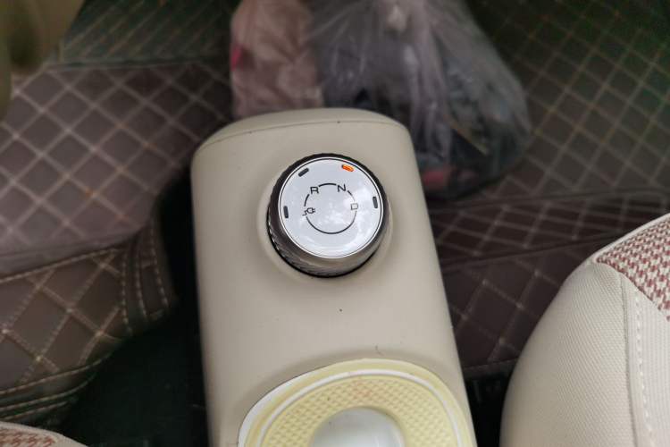 Used Wuling Hongguang MINIEV 2024 3rd Generation 215km Youth Edition Gear Lever