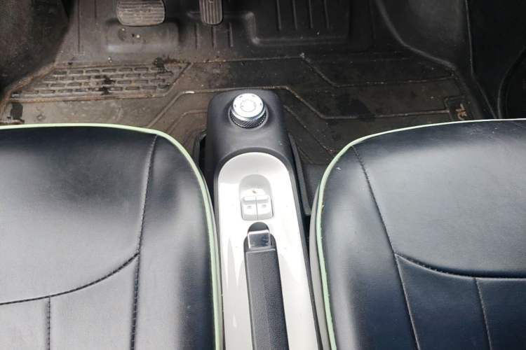 Used Wuling Hongguang MINIEV 2024 3rd Generation 215km Youth Edition Gear Lever
