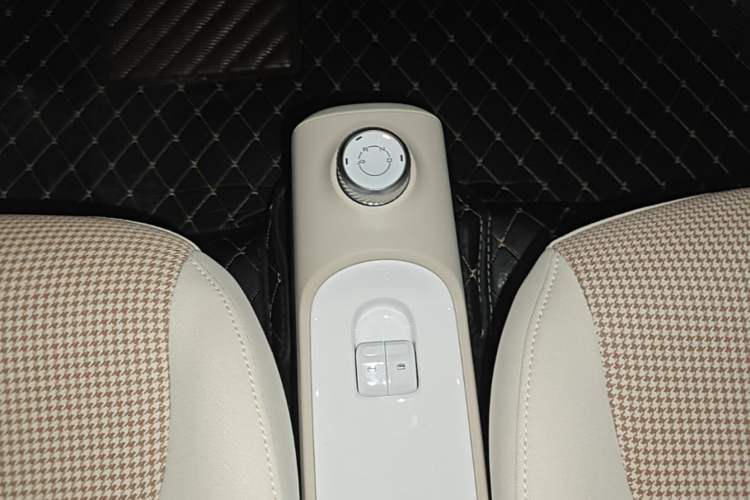 Used Wuling Hongguang MINIEV 2024 3rd Generation 215km Youth Edition Gear Lever