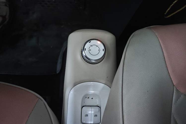 Used Wuling Hongguang MINIEV 2024 3rd Generation 170 km Gear Lever