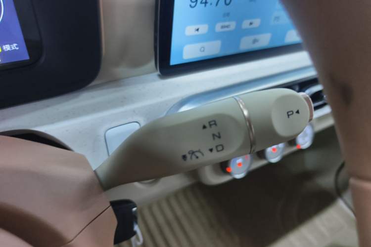 Used Wuling Hongguang MINIEV 2024 3rd Generation 215km Youth Edition Gear Lever