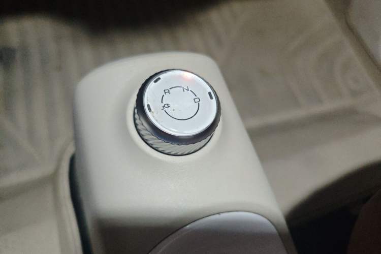 Used Wuling Hongguang MINIEV 2024 3rd Generation 215km Youth Edition Gear Lever