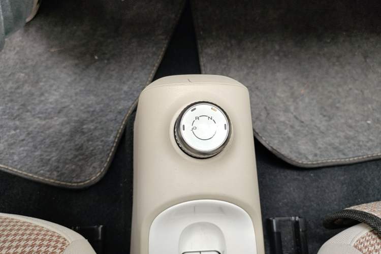 Used Wuling Hongguang MINIEV 2024 3rd Generation 215km Youth Edition Gear Lever