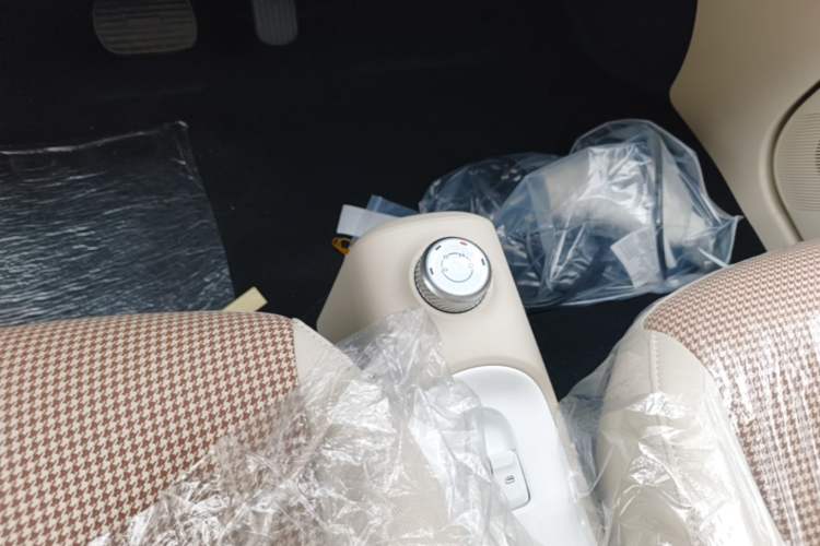 Used Wuling Hongguang MINIEV 2024 3rd Generation 215km Youth Edition Gear Lever