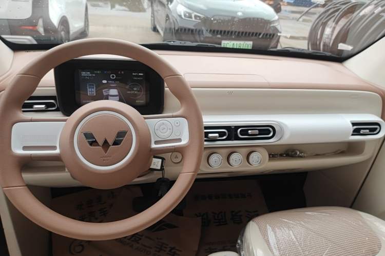 Used Wuling Hongguang MINIEV 2024 3rd Generation 215km Youth Edition Gear Lever