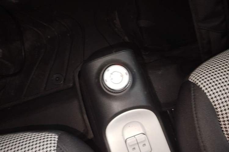 Used Wuling Hongguang MINIEV 2024 3rd Generation 215km Youth Edition Gear Lever
