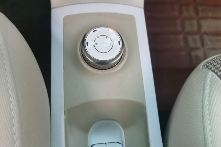 Used Wuling Hongguang MINIEV 2024 3rd Generation 215km Youth Edition Gear Lever