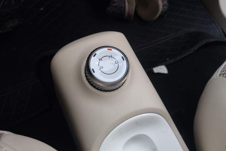 Used Wuling Hongguang MINIEV 2024 3rd Generation 215km Advanced Version Gear Lever