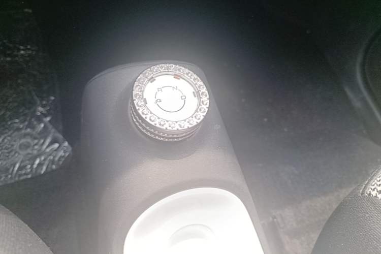 Used Wuling Hongguang MINIEV 2024 3rd Generation 215km Youth Edition Gear Lever