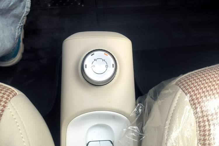 Used Wuling Hongguang MINIEV 2024 3rd Generation 215km Youth Edition Gear Lever