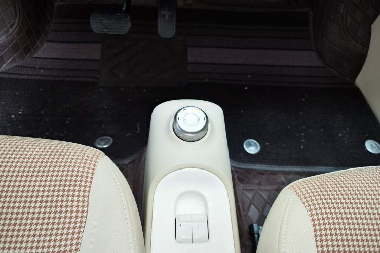 Used Wuling Hongguang MINIEV 2024 3rd Generation 215km Youth Edition Gear Lever