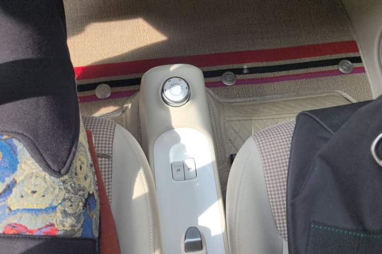 Used Wuling Hongguang MINIEV 2024 3rd Generation 215km Youth Edition Gear Lever