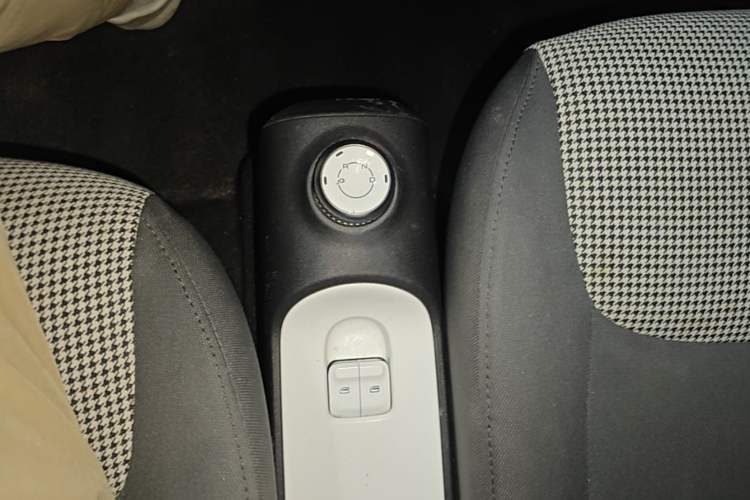 Used Wuling Hongguang MINIEV 2024 3rd Generation 215km Advanced Version Gear Lever