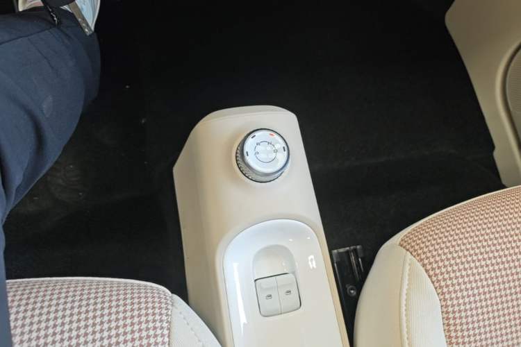 Used Wuling Hongguang MINIEV 2024 3rd Generation 215km Youth Edition Gear Lever