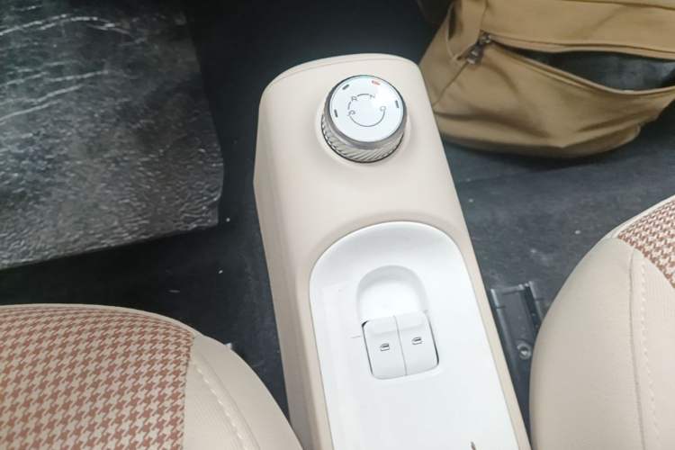 Used Wuling Hongguang MINIEV 2024 3rd Generation 215km Youth Edition Gear Lever