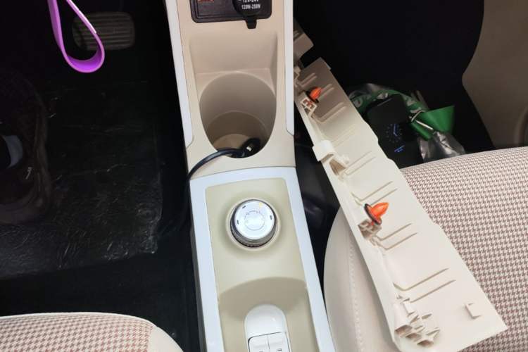 Used Wuling Hongguang MINIEV 2024 3rd Generation 215km Advanced Version Gear Lever