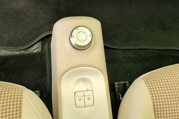 Used Wuling Hongguang MINIEV 2024 3rd Generation 215km Youth Edition Gear Lever
