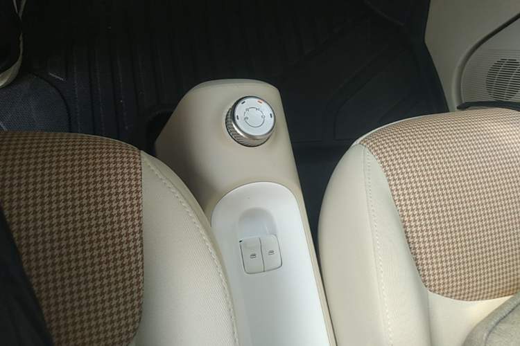 Used Wuling Hongguang MINIEV 2024 3rd Generation 215km Youth Edition Gear Lever