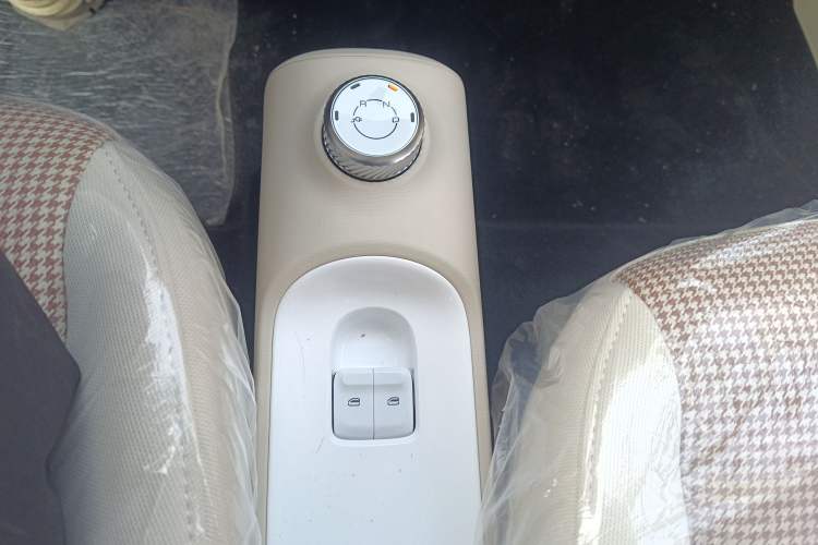 Used Wuling Hongguang MINIEV 2024 3rd Generation 215km Youth Edition Gear Lever