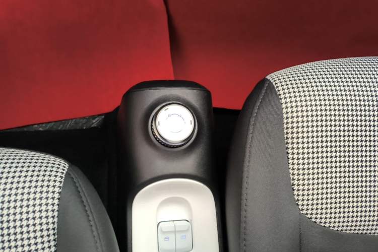 Used Wuling Hongguang MINIEV 2024 3rd Generation 215km Youth Edition Gear Lever