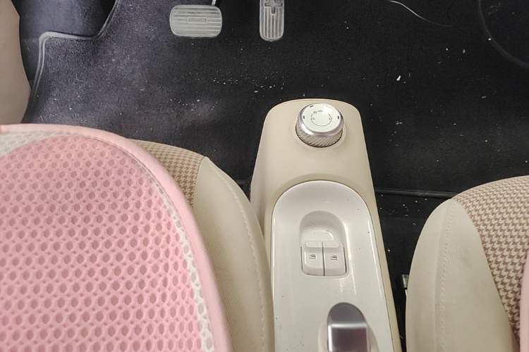 Used Wuling Hongguang MINIEV 2024 3rd Generation 215km Youth Edition Gear Lever