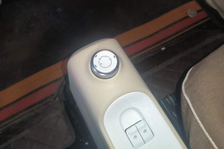 Used Wuling Hongguang MINIEV 2024 3rd Generation 215km Youth Edition Gear Lever